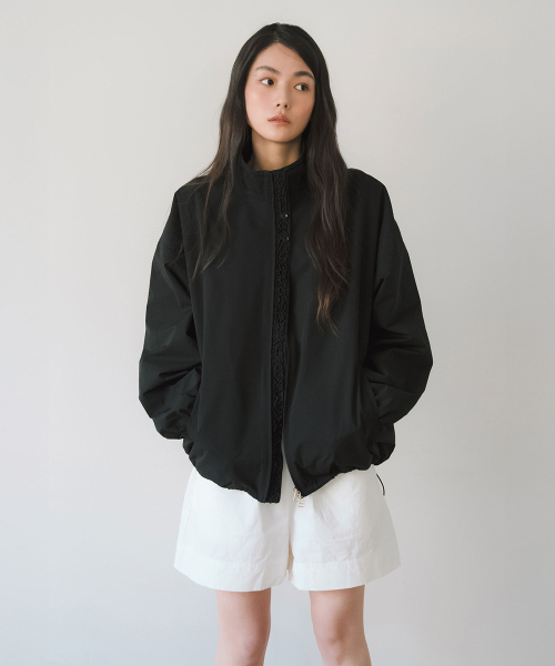 YEARNING(イヤニング)の「FRILL WIND JUMPER, BLACK(ブルゾン・レディース・その他・FREE)」の3枚目の写真