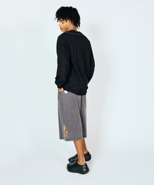 THRIFTY LOOK（スリフティールック）の「TRIFTY LOOK スリフティルック / NAJA PENDANT EMB LS TEE（Tシャツ/カットソー・メンズ・ホワイト/ブラック・MEDIUM/LARGE/X-LARGE）」の6枚目の写真