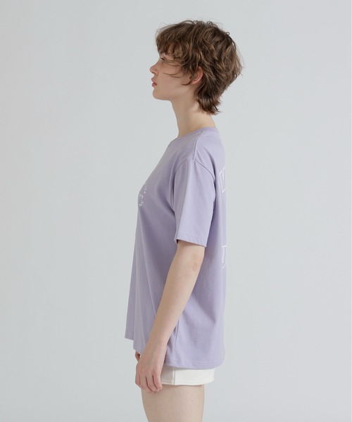 AVIREX(アヴィレックス)の「VARSITY LOGO S/S T-SHIRT(Tシャツ/カットソー・レディース・ブラック/オフホワイト/ネイビー/ラベンダー・F)」の8枚目の写真