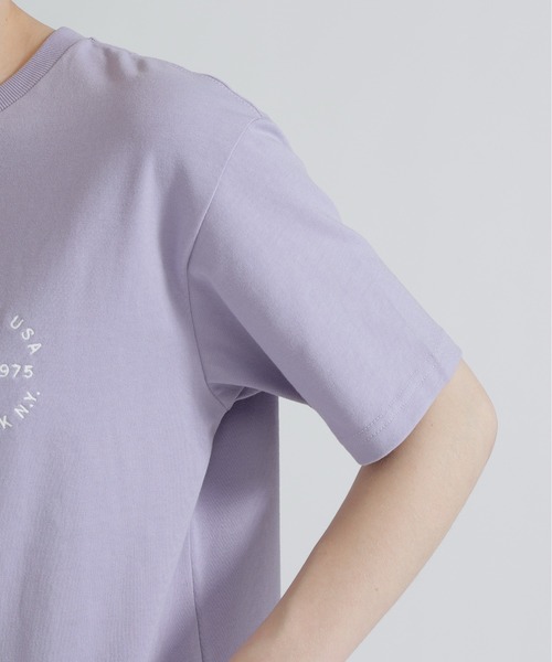 AVIREX(アヴィレックス)の「VARSITY LOGO S/S T-SHIRT(Tシャツ/カットソー・レディース・ブラック/オフホワイト/ネイビー/ラベンダー・F)」の11枚目の写真