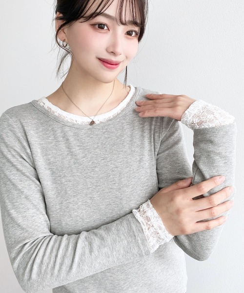 moment+(モーメントプラス)の「クルーネックレースレイヤード長袖カットソー(無地+レース2枚セット)(Tシャツ/カットソー・レディース・レッド/ピンク/オフホワイト/杢グレー/ブルー/イエロー/ネイビー/ブラック・M)」の4枚目の写真
