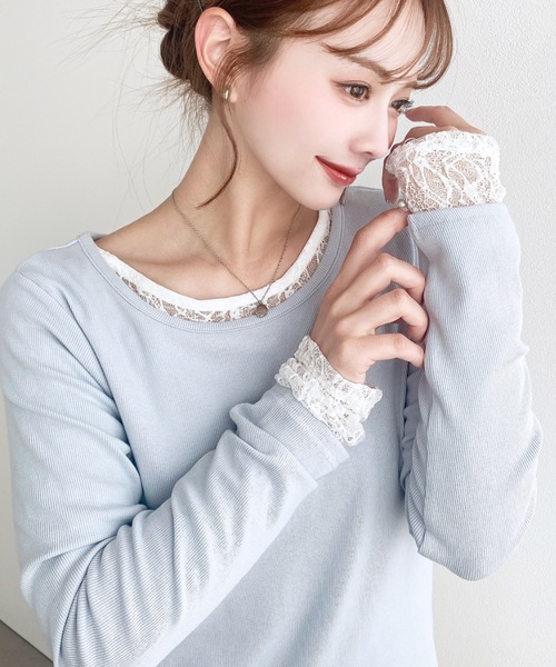 moment+(モーメントプラス)の「クルーネックレースレイヤード長袖カットソー(無地+レース2枚セット)(Tシャツ/カットソー・レディース・レッド/ピンク/オフホワイト/杢グレー/ブルー/イエロー/ネイビー/ブラック・M)」の6枚目の写真