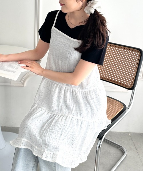 CLEA(クレア)の「ドット柄ティアード切り替えフリルミニシアーキャミワンピース(ワンピース・レディース・ブラック/ホワイト・FREE)」の6枚目の写真
