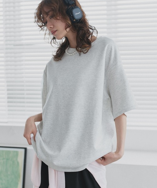 ad thie(アドティエ)の「ベーシック オーバーサイズ Tシャツ(Tシャツ/カットソー・レディース・チャコール/オートミール/オフホワイト/ブラック・FREE)」の4枚目の写真