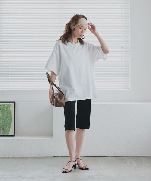 ad thie(アドティエ)の「ベーシック オーバーサイズ Tシャツ(Tシャツ/カットソー・レディース・チャコール/オートミール/オフホワイト/ブラック・FREE)」の5枚目の写真