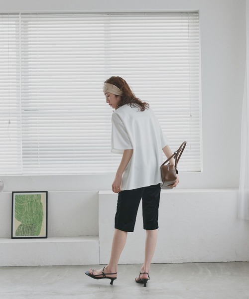 ad thie(アドティエ)の「ベーシック オーバーサイズ Tシャツ(Tシャツ/カットソー・レディース・チャコール/オートミール/オフホワイト/ブラック・FREE)」の6枚目の写真