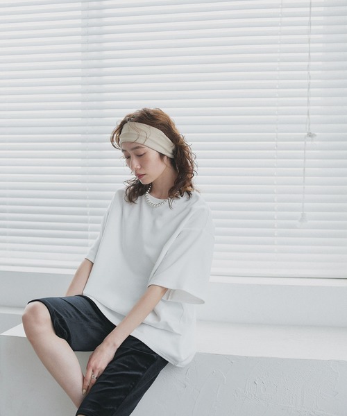 ad thie(アドティエ)の「ベーシック オーバーサイズ Tシャツ(Tシャツ/カットソー・レディース・チャコール/オートミール/オフホワイト/ブラック・FREE)」の10枚目の写真