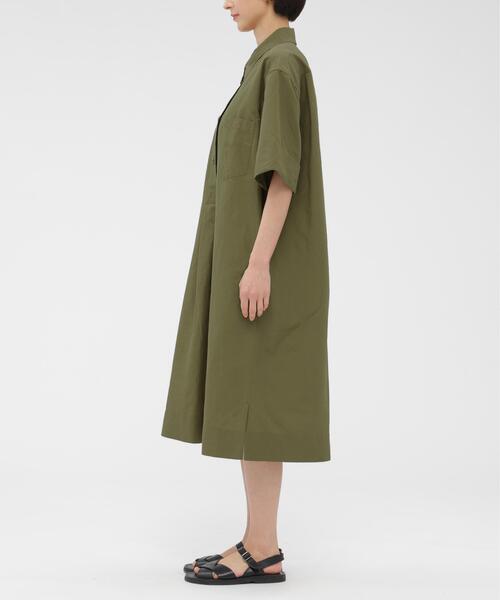MARGARET HOWELL(マーガレットハウエル)の「COTTON LINEN PLAIN WEAVE(ワンピース・レディース・オリーブ/ブラック・2/1)」の5枚目の写真