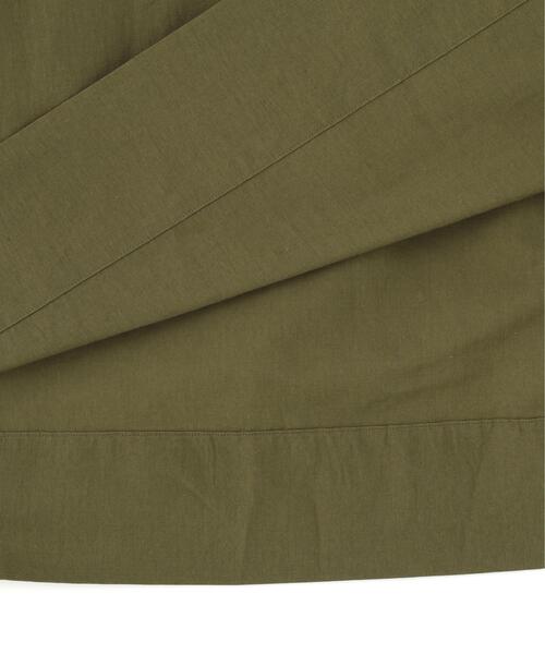 MARGARET HOWELL(マーガレットハウエル)の「COTTON LINEN PLAIN WEAVE(ワンピース・レディース・オリーブ/ブラック・2/1)」の8枚目の写真