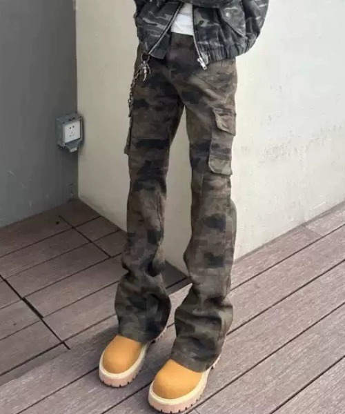 link lot(リンクロット)の「カモフラ総柄カーゴパンツ(カーゴパンツ・メンズ・ブラック/カモフラージュ・L/M)」の6枚目の写真