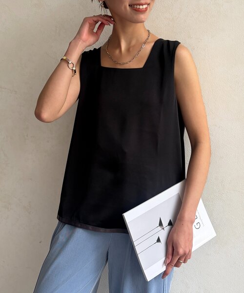 Chez toi(シェトワ)の「サテン×スムース2重スクエアタンク(キャミソール・レディース・ブラック/オフホワイト/ブルー・FREE)」の2枚目の写真