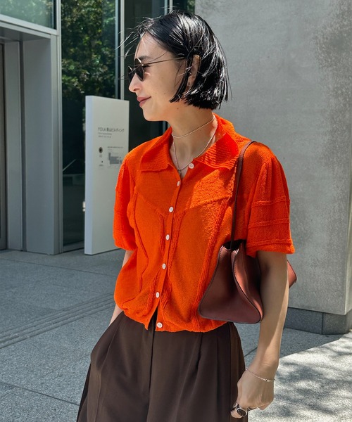 Ameri(アメリ)の「MEDI COMPACT SUMMER KNIT BLOUSE(シャツ/ブラウス・レディース・ブラック/オレンジ/アイボリー/ブルー・MEDIUM/SMALL)」の16枚目の写真