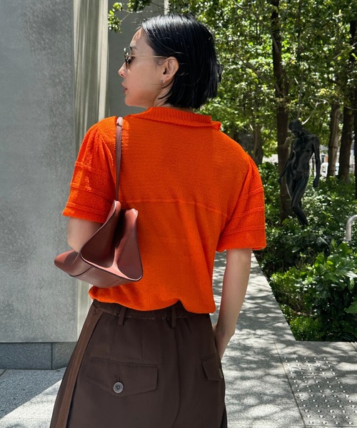 Ameri(アメリ)の「MEDI COMPACT SUMMER KNIT BLOUSE(シャツ/ブラウス・レディース・ブラック/オレンジ/アイボリー/ブルー・MEDIUM/SMALL)」の17枚目の写真