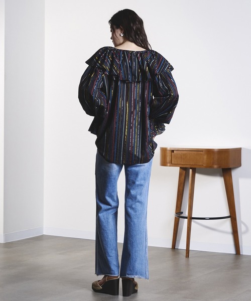 ROSE BUD（ローズバッド）の「(mag.by c)STRIPE FRILL COLLAR BLOUSE（シャツ/ブラウス・レディース・ブラック/ライトピンク・ONE SIZE）」の3枚目の写真