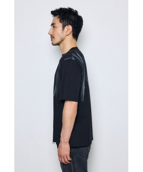 AZUL by moussy(アズールバイマウジー)の「【大人の抜け感】ランダムペイントトップス 半袖 春服 夏服 秋服 3サイズ展開(Tシャツ/カットソー・メンズ・ホワイト系その他/ベージュ系その他/ブラック系その他/ブルー系その他3・LARGE/MEDIUM/SMALL)」の18枚目の写真