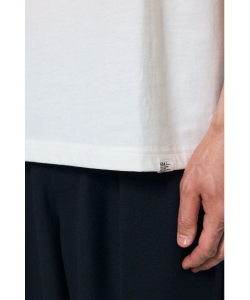 AZUL by moussy(アズールバイマウジー)の「【大人の抜け感】ランダムペイントトップス 半袖 春服 夏服 秋服 3サイズ展開(Tシャツ/カットソー・メンズ・ホワイト系その他/ベージュ系その他/ブラック系その他/ブルー系その他3・LARGE/MEDIUM/SMALL)」の13枚目の写真