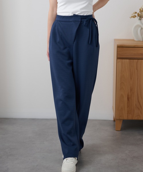 DAYRA（デイラ）の「ラップ リボン ストレッチ テーパード パンツ（その他パンツ・レディース・ブラック/ネイビー・155/160/165）」の22枚目の写真