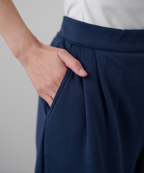 DAYRA（デイラ）の「ラップ リボン ストレッチ テーパード パンツ（その他パンツ・レディース・ブラック/ネイビー・155/160/165）」の6枚目の写真