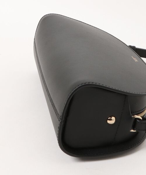 A.P.C.（アーペーセー）の「SAC DEMI-LUNE SHOULDER（ショルダーバッグ・レディース・ブラック・ONESIZE）」の3枚目の写真