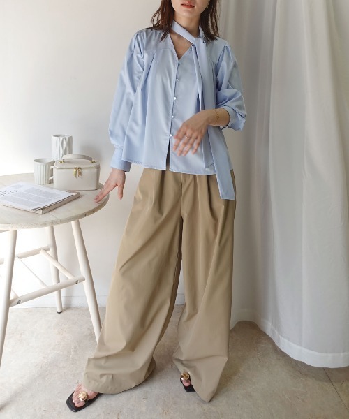 CORNERS(コーナーズ)の「リボン付きブラウス(Tシャツ/カットソー・レディース・ホワイト/ライトブルー/ブラック・M)」の2枚目の写真