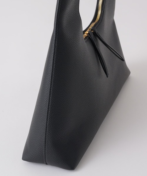 NEUNA(ヌナ)の「【見た目以上の収納力◎】トライアングルショルダーBAG(ショルダーバッグ・レディース・ブラック/アイボリー・FREE)」の6枚目の写真