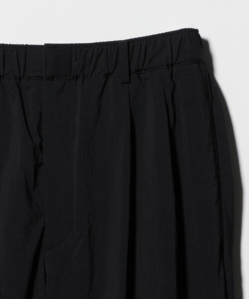 BEAUTY&YOUTH UNITED ARROWS(ビューティーアンドユースユナイテッドアローズ)の「ライト ナイロン 2プリーツ イージーパンツ NO.9(その他パンツ・メンズ・ダークグレー/ブラック・XL/M/S/L)」の6枚目の写真
