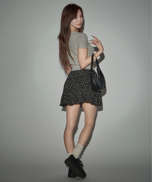 CeLess(セレス)の「Floral Flared Mini Skirt / 小花柄フレアミニスカート(スカート・レディース・ホワイト/ブラック・M/S)」の16枚目の写真