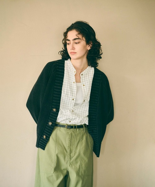 kha:ki（カーキ）の「「KHA:KI / カーキ」GARMENT DYED CARDIGAN（ニット/セーター・レディース・ブルー/オフホワイト/ブラック・FREE）」の7枚目の写真