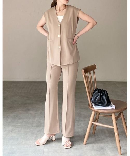 She's Closet(シーズクローゼット)の「ノーカラー深vネック前ボタンベスト&パンツスタイル セットアップ(セットアップ・レディース・アイボリー/ベージュ/ブラウン/ブラック・FREE)」の4枚目の写真