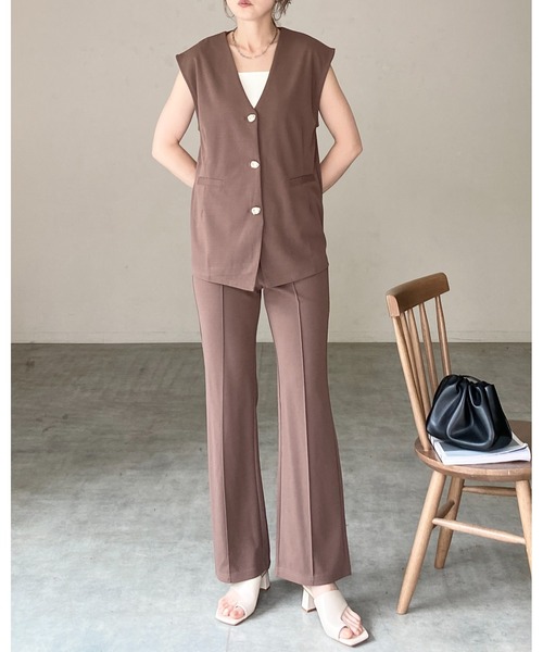She's Closet(シーズクローゼット)の「ノーカラー深vネック前ボタンベスト&パンツスタイル セットアップ(セットアップ・レディース・アイボリー/ベージュ/ブラウン/ブラック・FREE)」の13枚目の写真