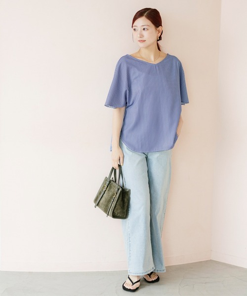 coca(coca)(コカ)の「【伊藤千晃様着用】\速乾/ Vネックドルマンスリーブブラウス(シャツ/ブラウス・レディース・ストライプ/アイボリー・S/M/L)」の3枚目の写真