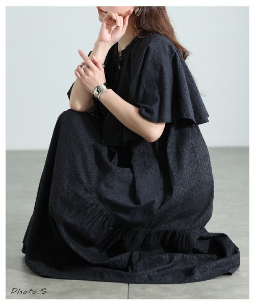Sawa a la mode(サワアラモード)の「ケープ付きインド綿ワンピース(ワンピース・レディース・ブラック・FREE)」の8枚目の写真