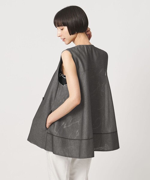 UNITED ARROWS(ユナイテッドアローズ)の「シアー バックフレア ベスト ‐ウォッシャブル‐(ベスト・レディース・ネイビー/ベージュ/その他1・36/38)」の3枚目の写真