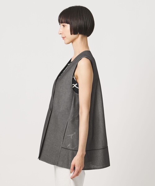 UNITED ARROWS(ユナイテッドアローズ)の「シアー バックフレア ベスト ‐ウォッシャブル‐(ベスト・レディース・ネイビー/ベージュ/その他1・36/38)」の13枚目の写真