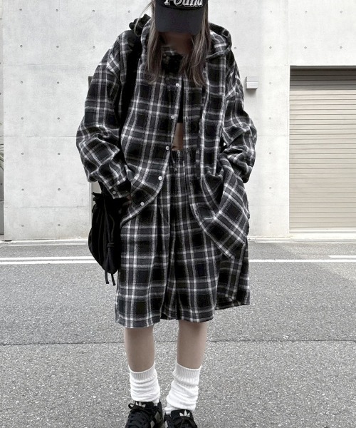 YACA(ヤーカ)の「Loose Check Half Pants/ルーズチェックハーフパンツ【unisex item】(その他パンツ・レディース・ブラック/ホワイト・FREE)」の8枚目の写真