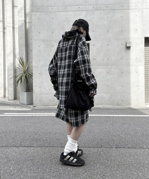 YACA(ヤーカ)の「Loose Check Half Pants/ルーズチェックハーフパンツ【unisex item】(その他パンツ・レディース・ブラック/ホワイト・FREE)」の10枚目の写真