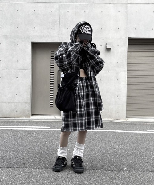 YACA(ヤーカ)の「Loose Check Half Pants/ルーズチェックハーフパンツ【unisex item】(その他パンツ・レディース・ブラック/ホワイト・FREE)」の13枚目の写真