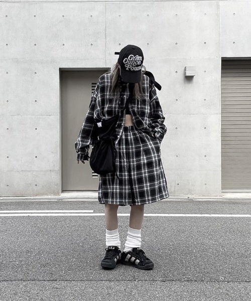 YACA(ヤーカ)の「Loose Check Half Pants/ルーズチェックハーフパンツ【unisex item】(その他パンツ・レディース・ブラック/ホワイト・FREE)」の14枚目の写真