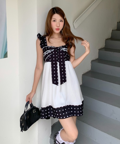 AsRiRe（アスリレイ）の「26ss/【選べる2タイプ】ドット柄フリルショルダー切替ミニワンピース（ワンピース・レディース・ホワイト/ブラック・M）」の12枚目の写真