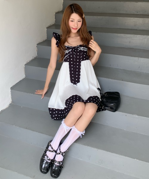AsRiRe（アスリレイ）の「26ss/【選べる2タイプ】ドット柄フリルショルダー切替ミニワンピース（ワンピース・レディース・ホワイト/ブラック・M）」の13枚目の写真