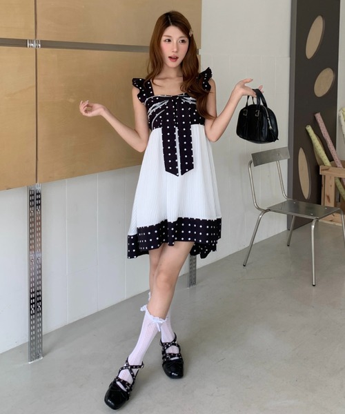 AsRiRe（アスリレイ）の「26ss/【選べる2タイプ】ドット柄フリルショルダー切替ミニワンピース（ワンピース・レディース・ホワイト/ブラック・M）」の14枚目の写真