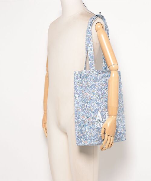 A.P.C.（アーペーセー）の「TOTE LOU RUE MADAME 2.0（トートバッグ・レディース・ブルー・ONESIZE）」の5枚目の写真