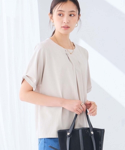 a.v.v（アーヴェヴェ）の「【接触冷感/UVカット】ボウタイライクトップス（Tシャツ/カットソー・レディース・グリーン/ブラック/グレー系その他・40/36/38）」の3枚目の写真