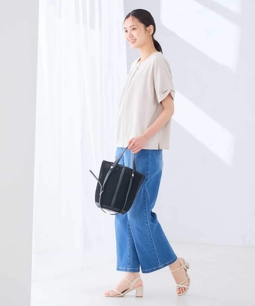 a.v.v（アーヴェヴェ）の「【接触冷感/UVカット】ボウタイライクトップス（Tシャツ/カットソー・レディース・グリーン/ブラック/グレー系その他・40/36/38）」の20枚目の写真
