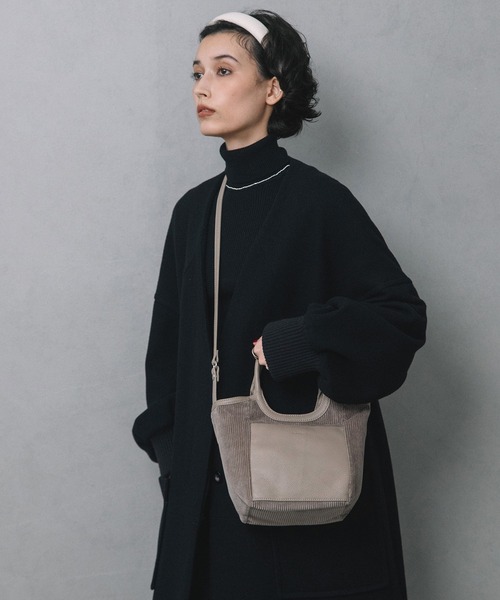 Beau're(ヴュレ)の「BEAURE コーデュロイ×コットン リバーシブル2WAYバッグ(トートバッグ・レディース・ブラウン/レッド/グレイッシュベージュ・FREE)」の2枚目の写真