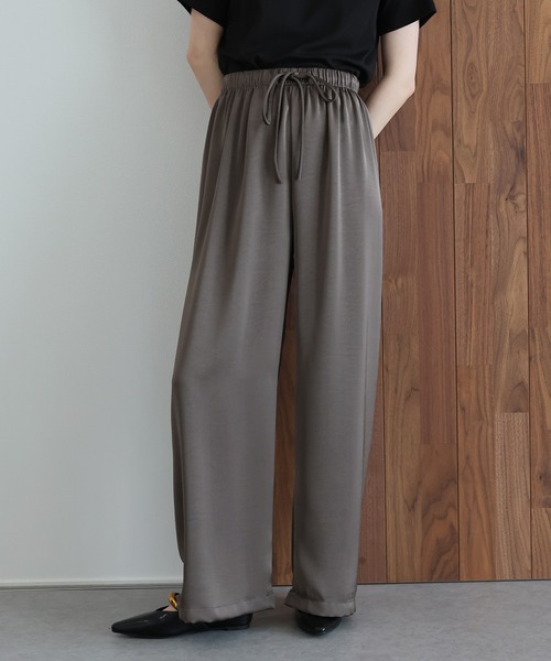 J by blue(ジェイバイブルー)の「サテンイージーパンツ(その他パンツ・レディース・ブラウン/ブラック/ベージュ・MEDIUM)」の10枚目の写真