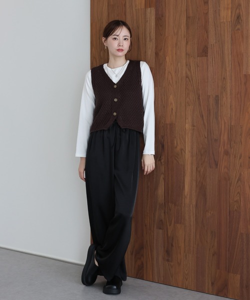 J by blue(ジェイバイブルー)の「サテンイージーパンツ(その他パンツ・レディース・ブラウン/ブラック/ベージュ・MEDIUM)」の21枚目の写真
