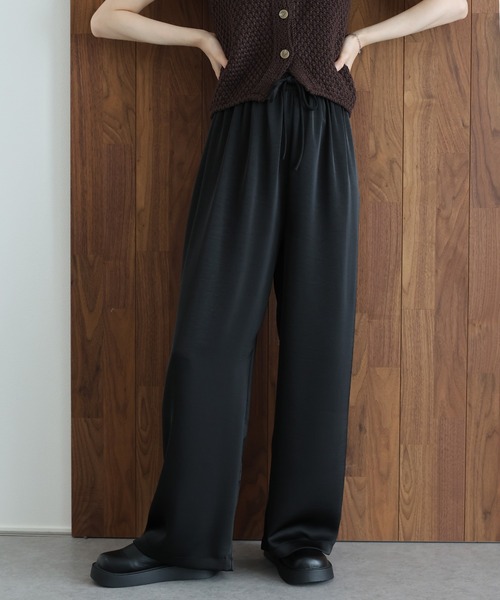 J by blue(ジェイバイブルー)の「サテンイージーパンツ(その他パンツ・レディース・ブラウン/ブラック/ベージュ・MEDIUM)」の16枚目の写真