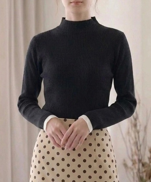 ANPAS(アンパス)の「Women’s Rib-Knit High Neck Sweater with Contrast Cuffs / レディース リブ編み 袖ライン配色 ハイネックセーター ニット 秋冬 フェミニン(ニット/セーター・レディース・レッド/グレー/アイボリー/ブラック・M/L)」の2枚目の写真