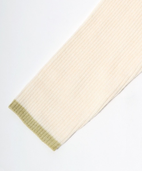ANPAS(アンパス)の「Women’s Rib-Knit High Neck Sweater with Contrast Cuffs / レディース リブ編み 袖ライン配色 ハイネックセーター ニット 秋冬 フェミニン(ニット/セーター・レディース・レッド/グレー/アイボリー/ブラック・M/L)」の16枚目の写真